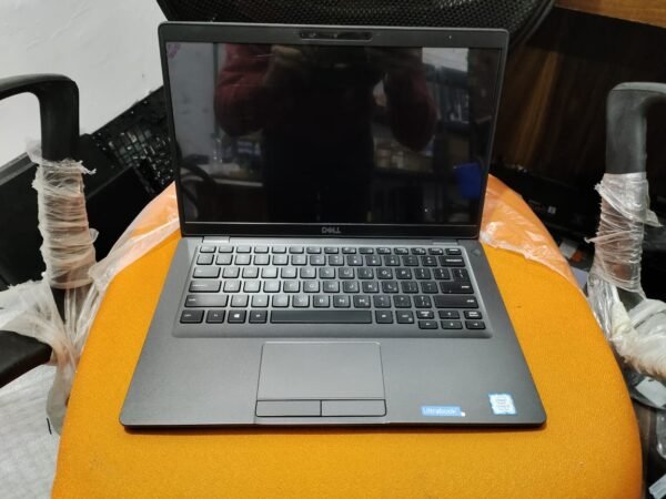 Dell E5400 Metal body I5, 8th 8gb ram 256gb  14 inch ips panel